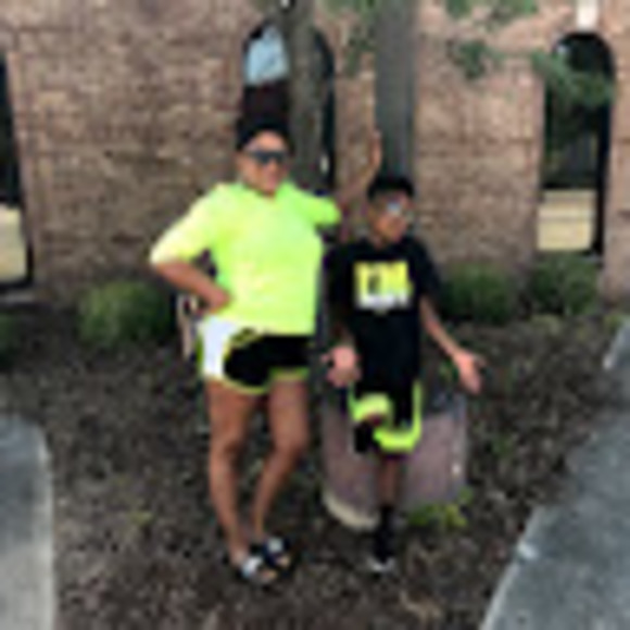 Meet your Posher, Lindsey - Picture 1 of 1